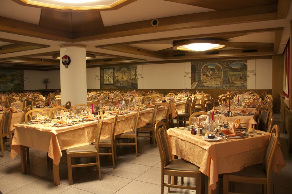 Hotel Vittoria Folgaria Esterno foto