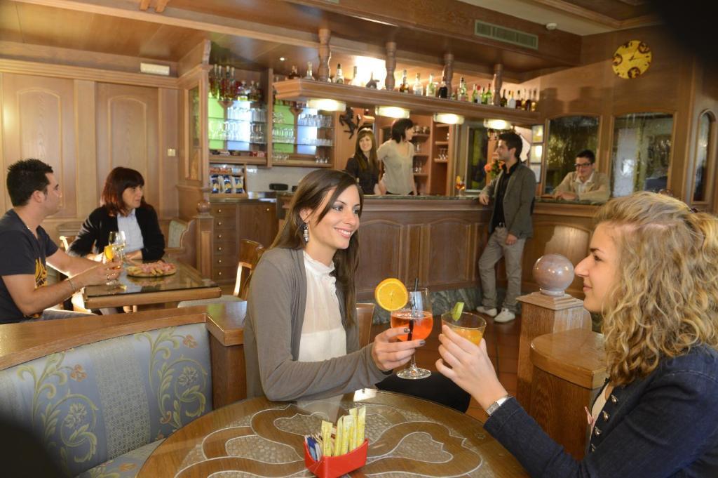Hotel Vittoria Folgaria Esterno foto